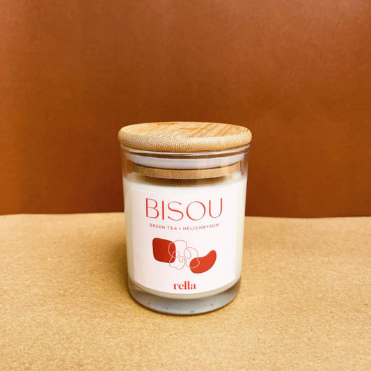 150g Bisou Triune Candle: Floral Green Tea and Helichrysum Scented Soy Wax Candle